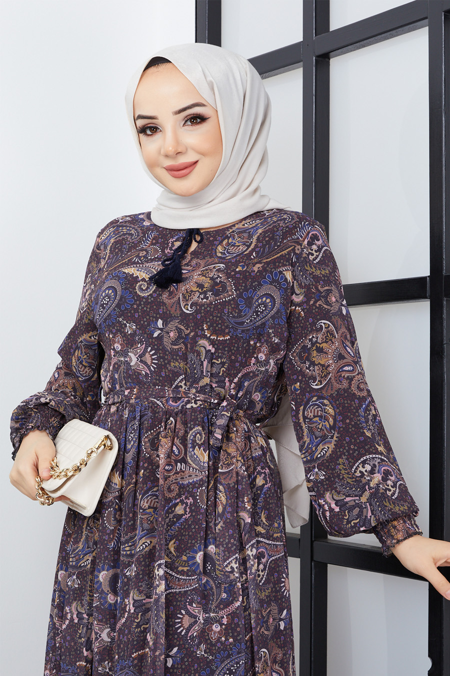 FLOWER PATTERNED BLACK DRESS