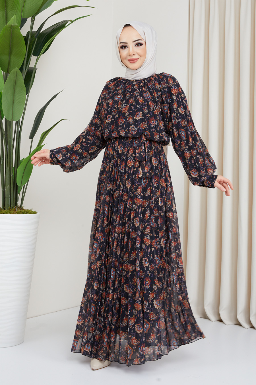 FLOWER PATTERNED BLACK DRESS