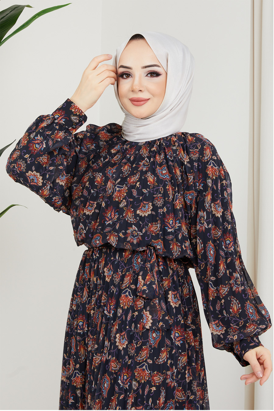 FLOWER PATTERNED BLACK DRESS