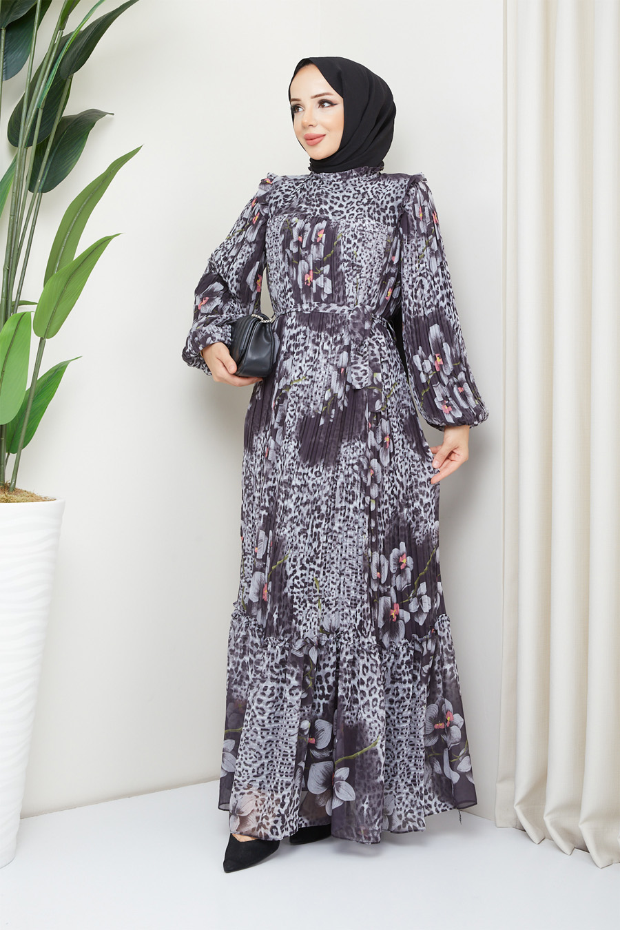 PATTERNED BLACK DRESS