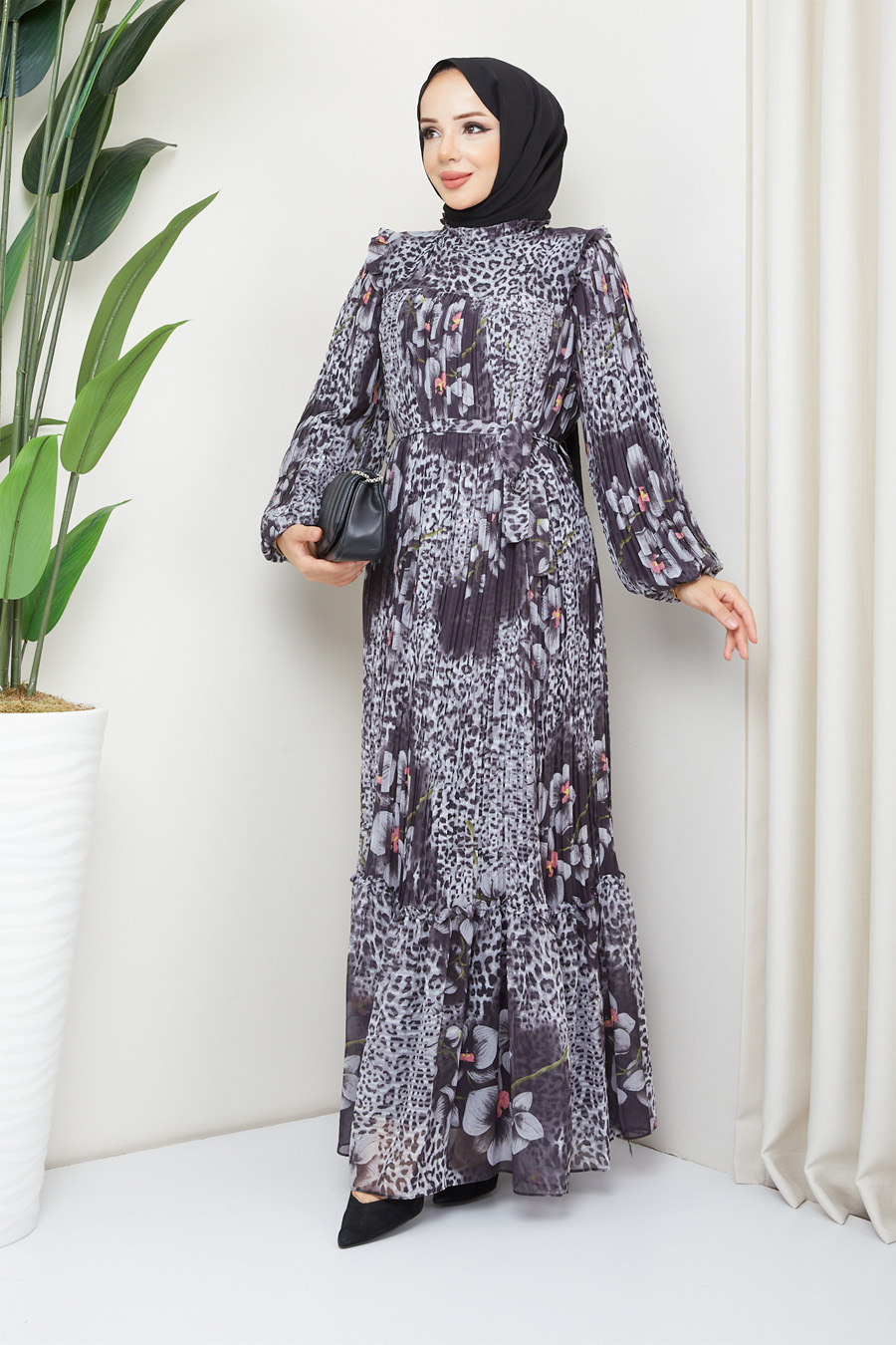 PATTERNED BLACK DRESS