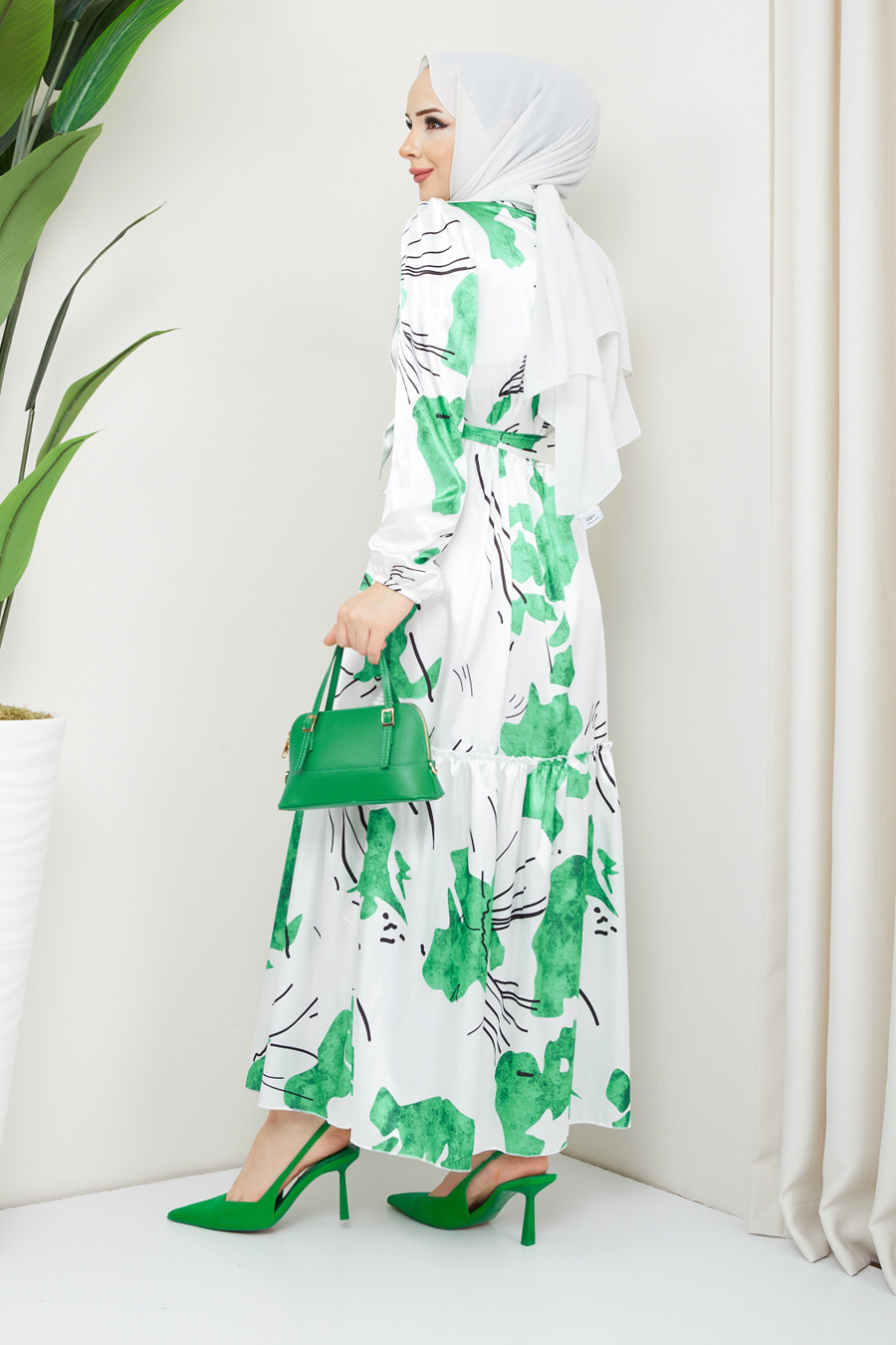  PATTERNED GREEN DRESS 