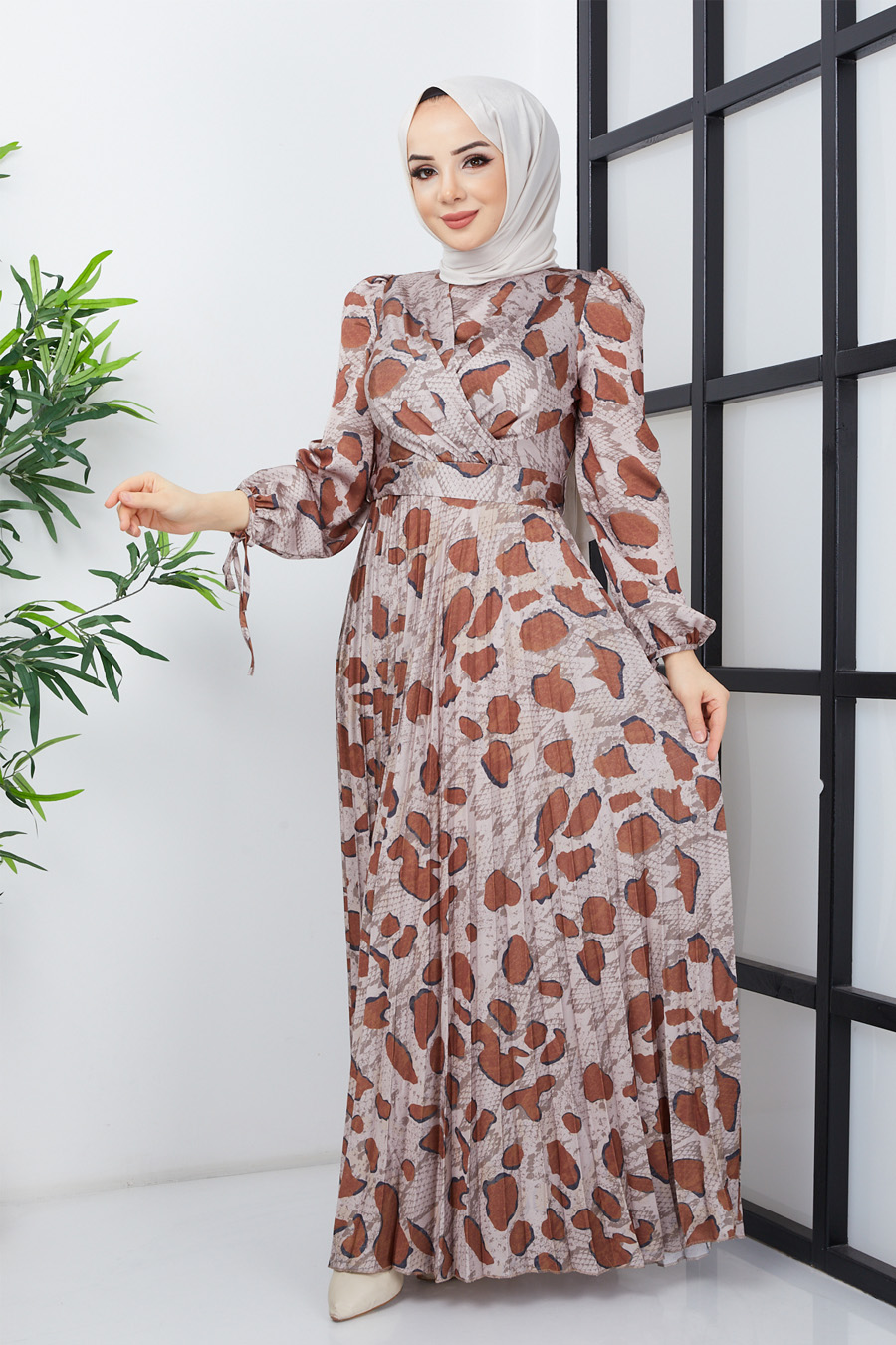 PATTERNED GREY DRESS