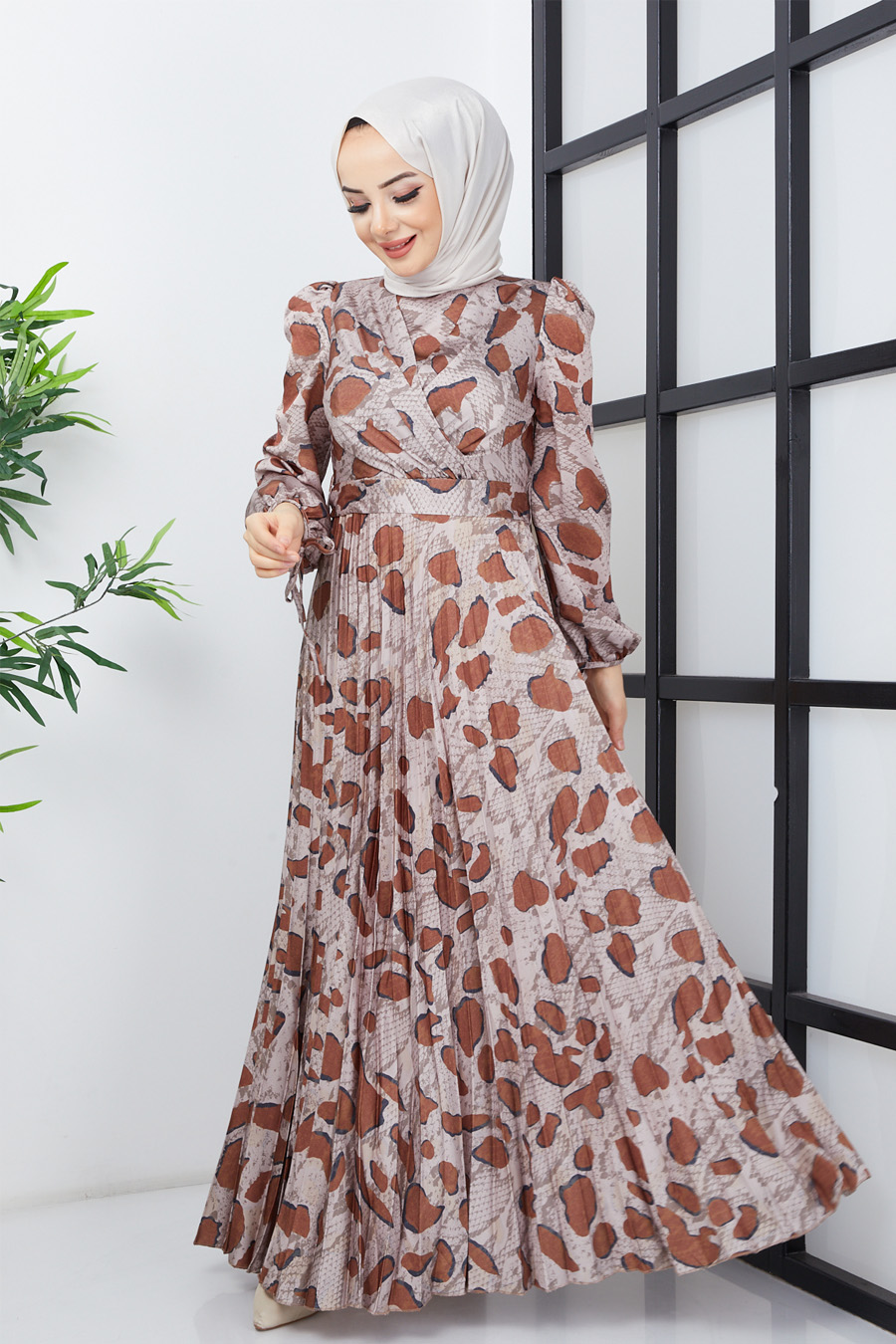 PATTERNED GREY DRESS