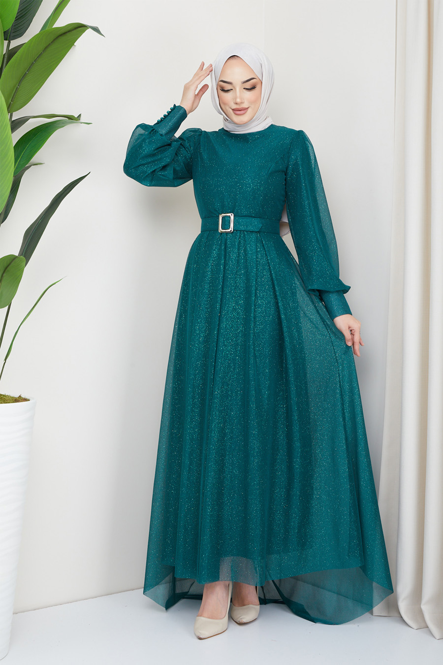 GREEN EVENING DRESS   GREEN EVENING DRESS