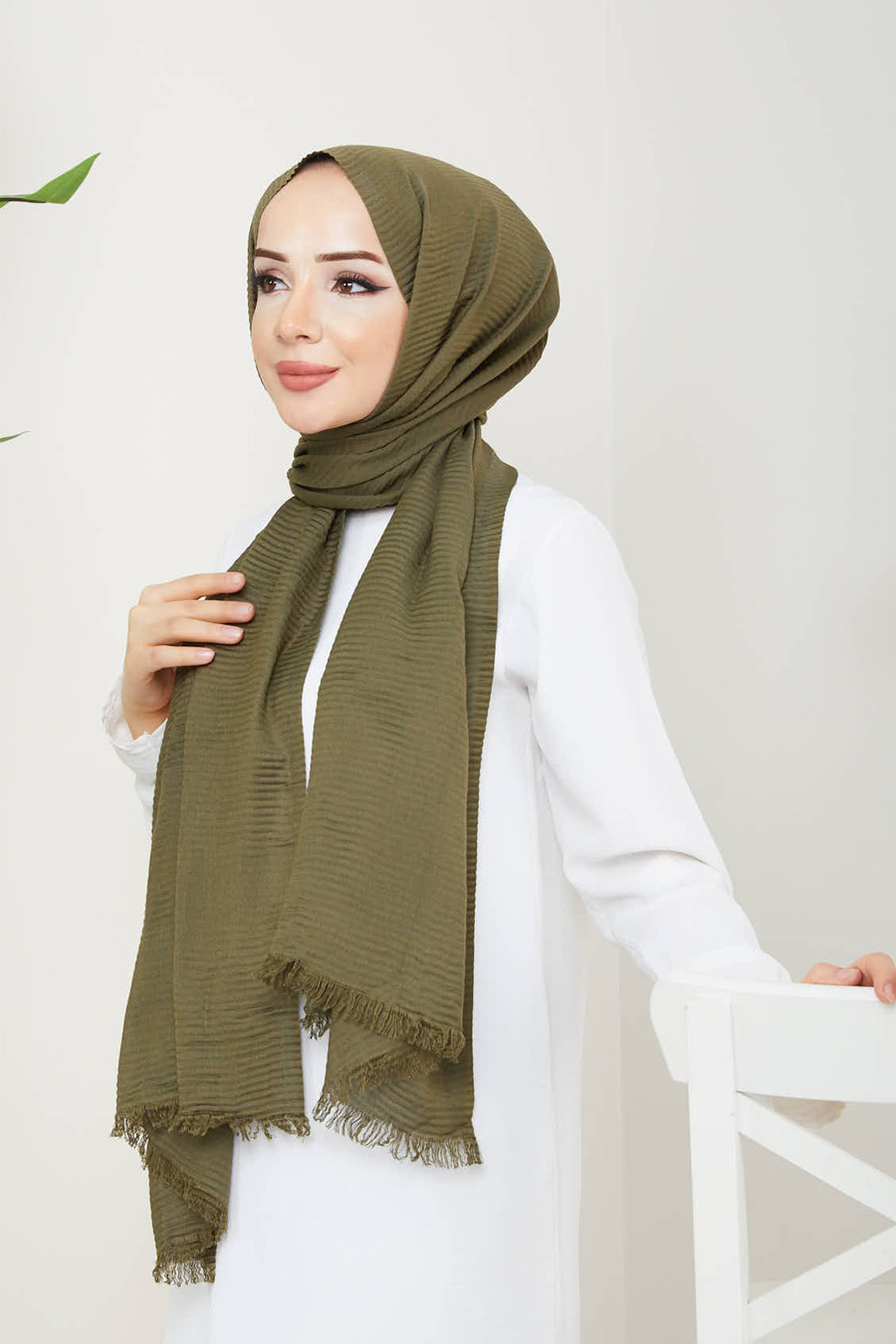 LIGHT KHAKI  -  PLEATED SHAWL