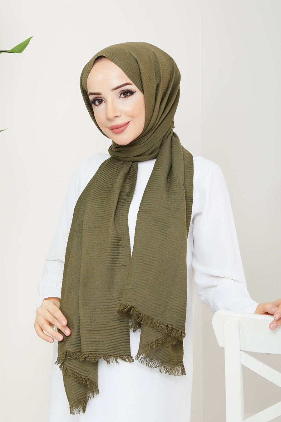 LIGHT KHAKI  -  PLEATED SHAWL