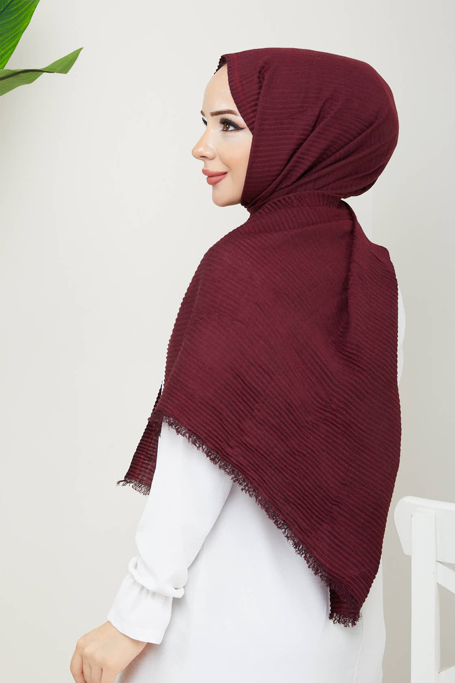 PLUM  -  PLEATED SHAWL