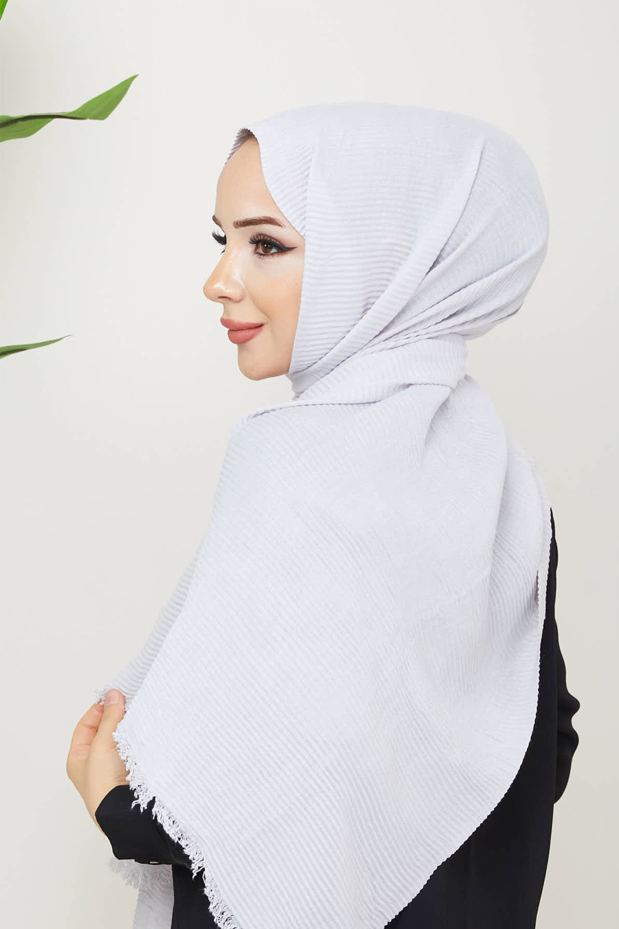 GREY  -  PLEATED SHAWL