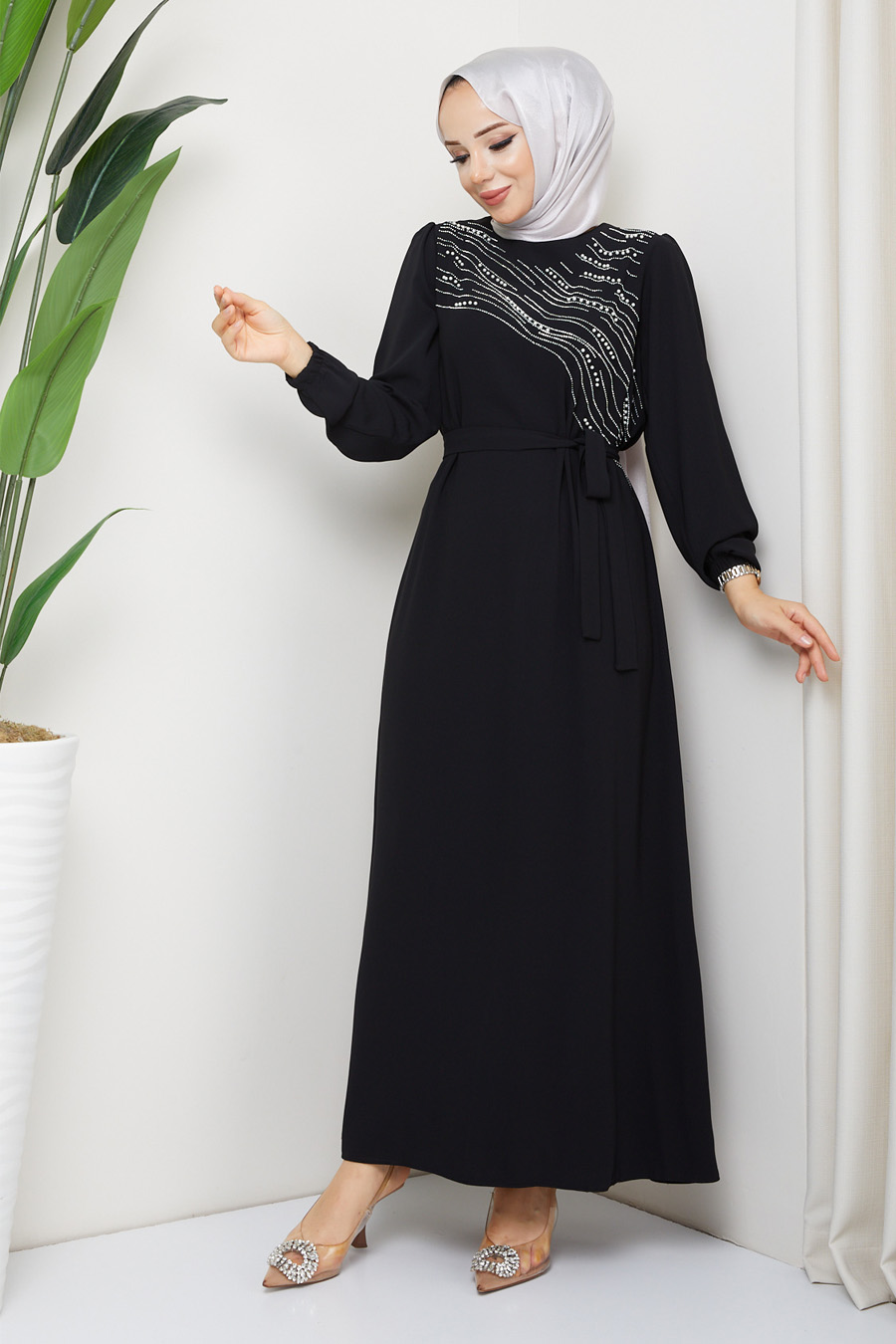 STONE DETAILED DRESS -  BLACK 