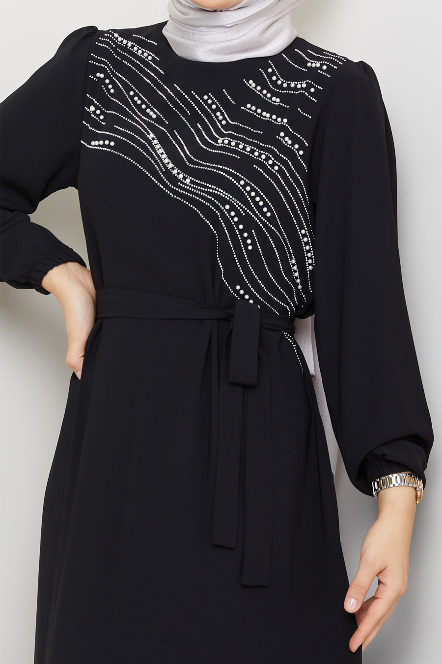 STONE DETAILED DRESS -  BLACK 