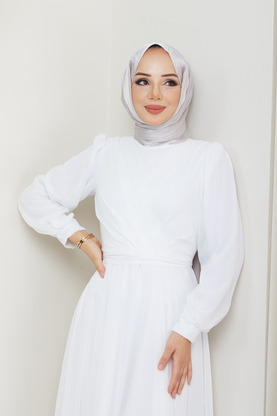 WHITE  EVENING DRESS  