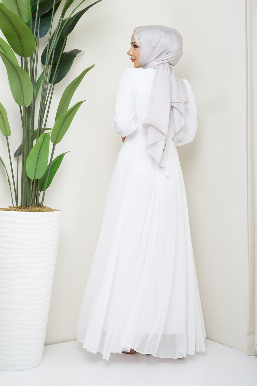 WHITE  EVENING DRESS  