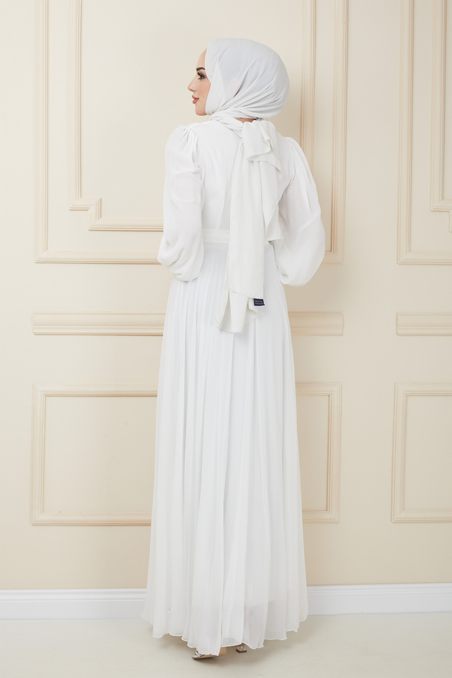 WHITE EVENING DRESS   WHITE EVENING DRESS