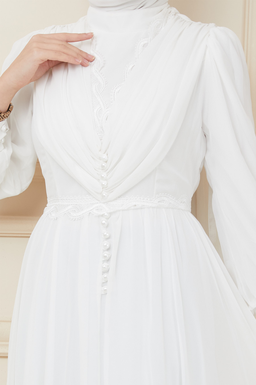 WHITE EVENING DRESS  