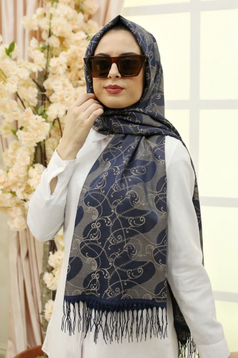PATTERNED SHAWL