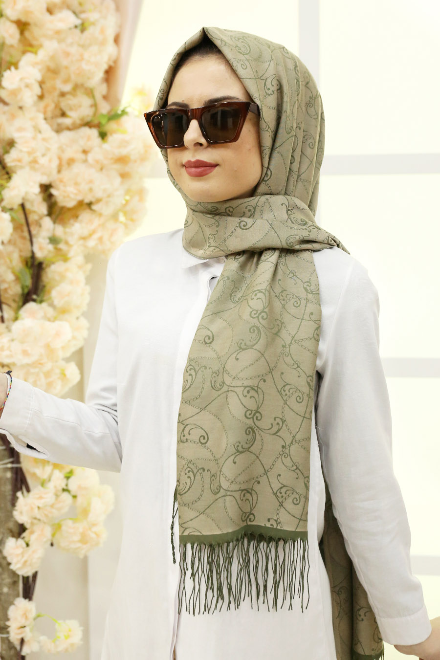 PATTERNED SHAWL