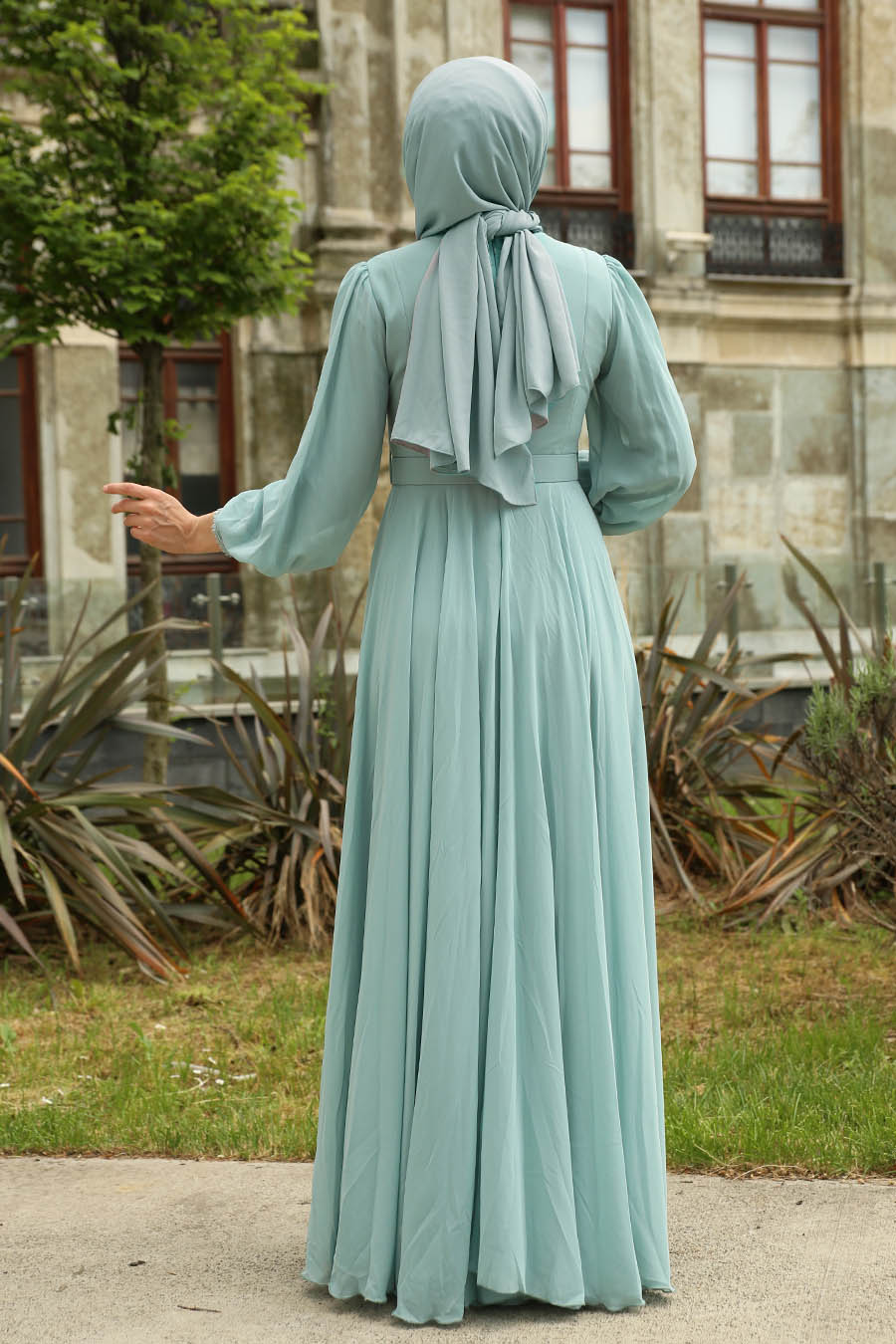 STONE DETAILED MINT EVENING DRESS  