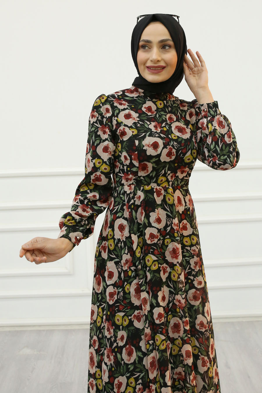 FLOWER PATTERNED BLACK DRESS 