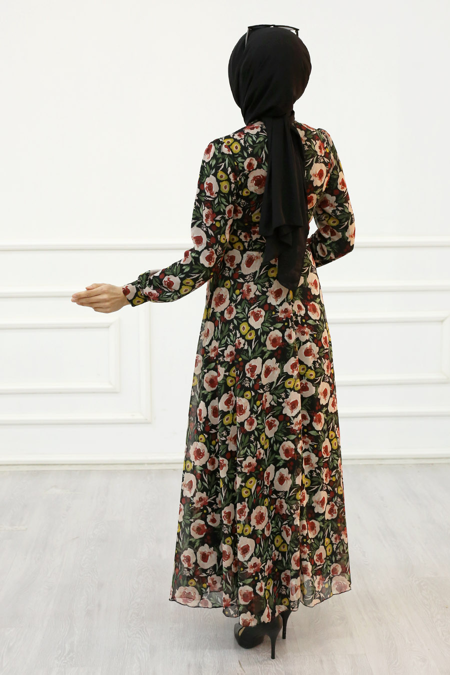 FLOWER PATTERNED BLACK DRESS 