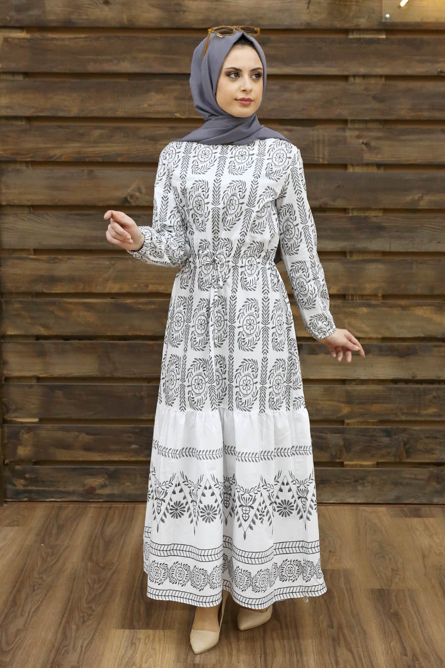 FLOWER PATTERNED BLACK DRESS 