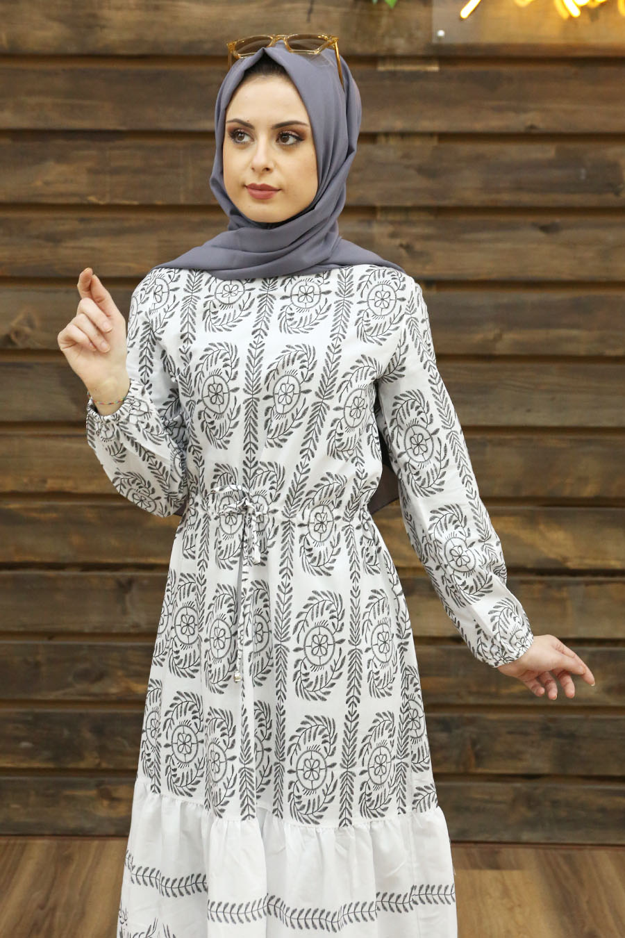 FLOWER PATTERNED BLACK DRESS 