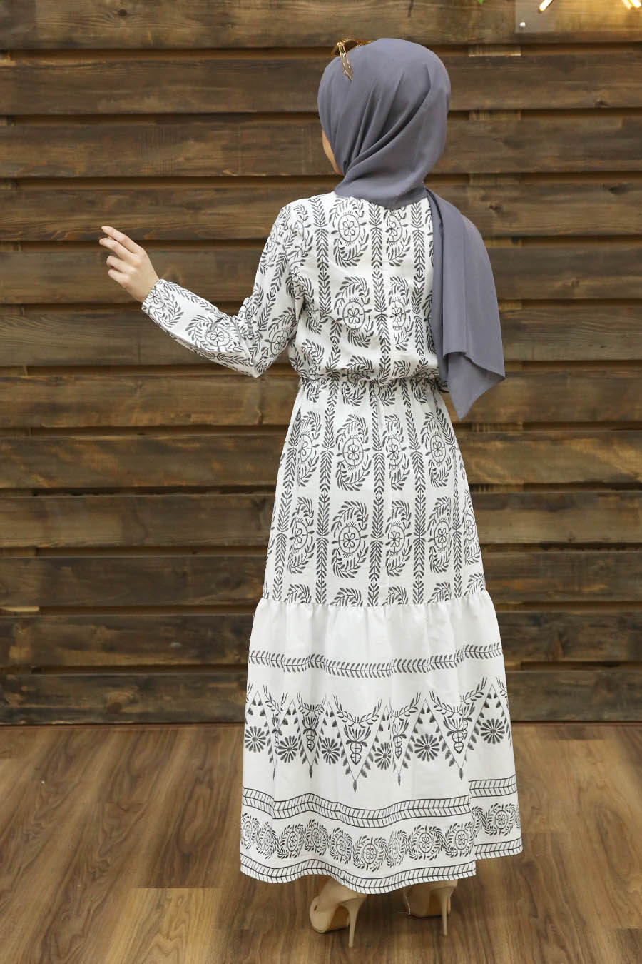 FLOWER PATTERNED BLACK DRESS 