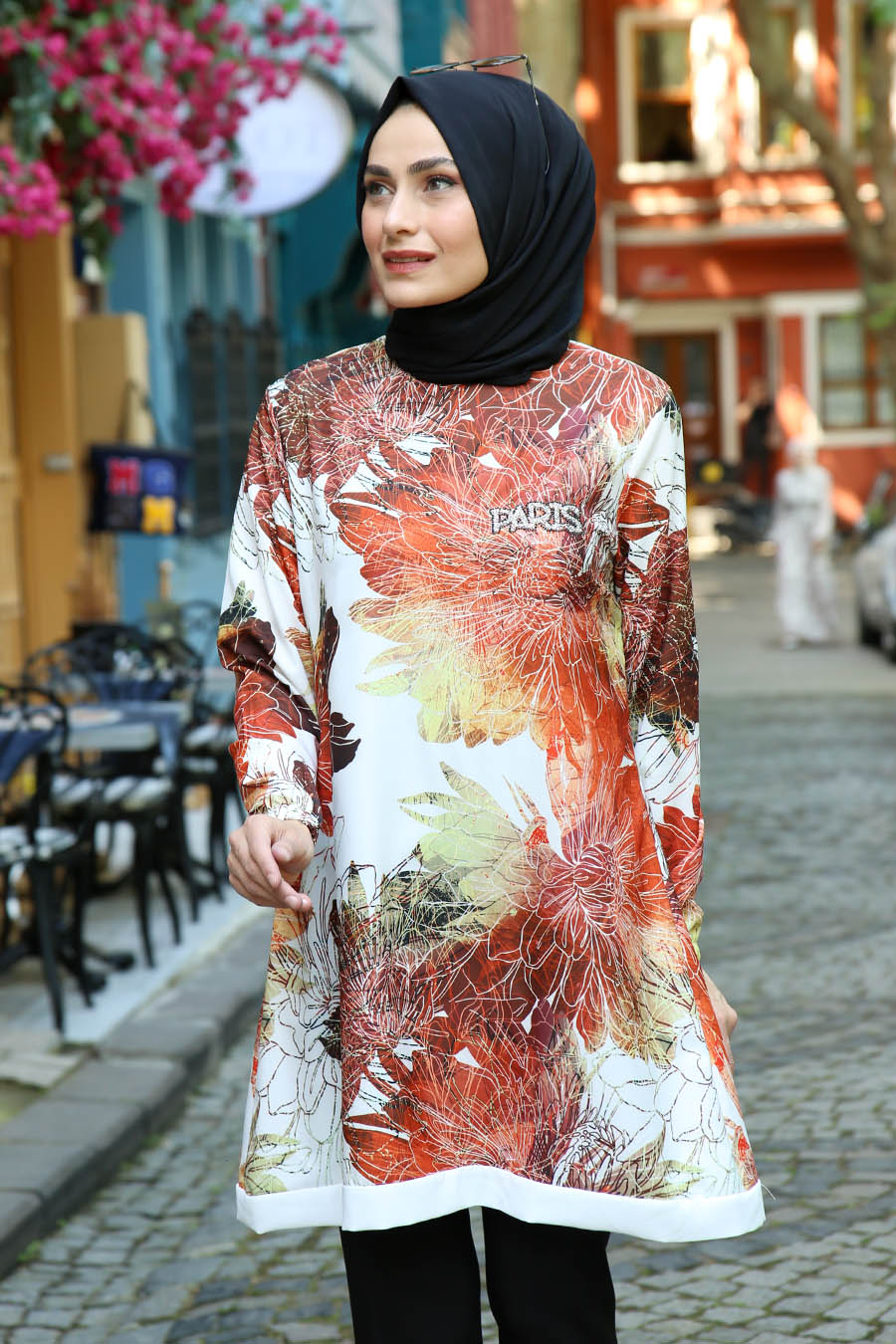 BLACK FLOWER PATTERNED RED TUNIC 
