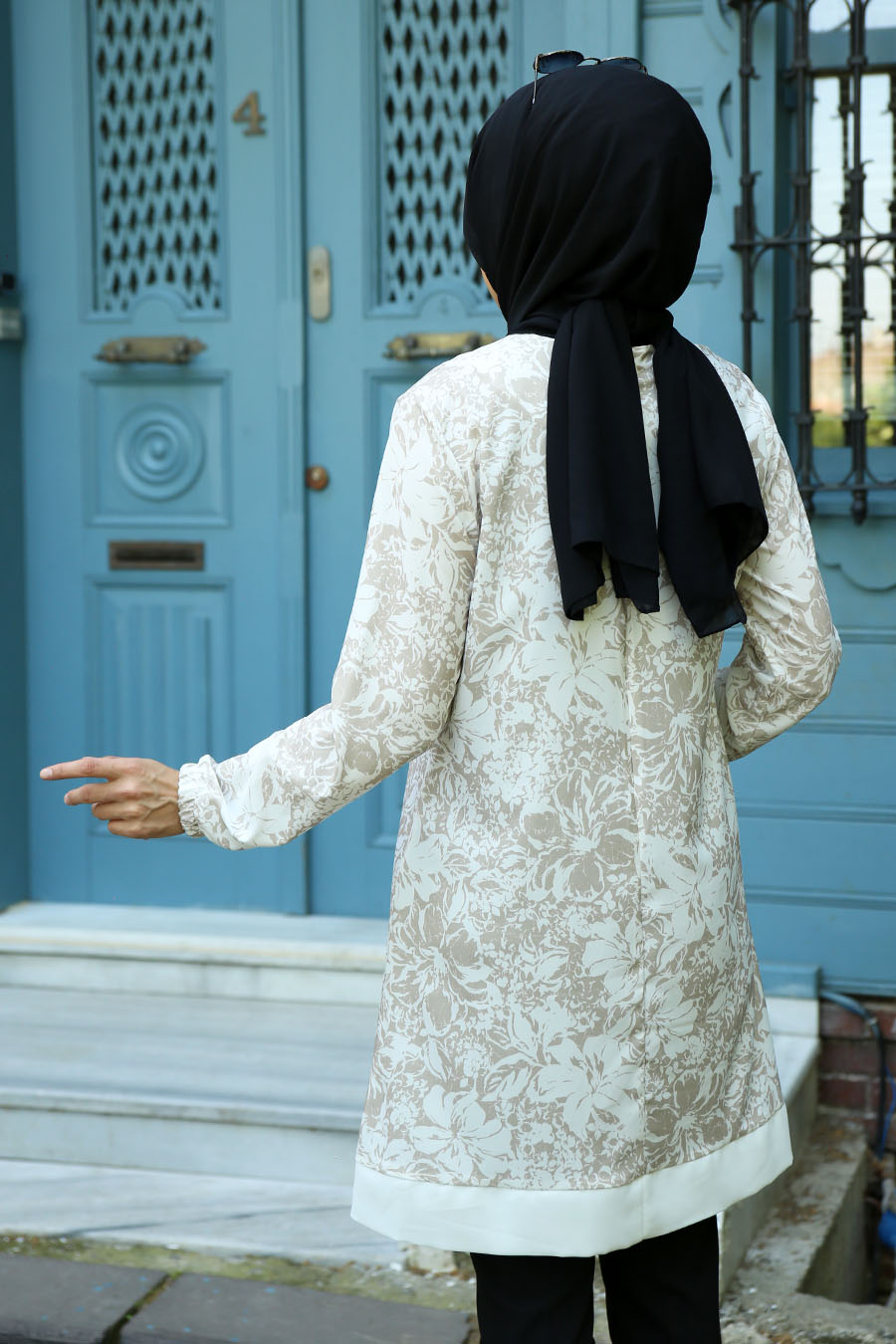 FLOWER PATTERNED BEIGE COLOR TUNIC 