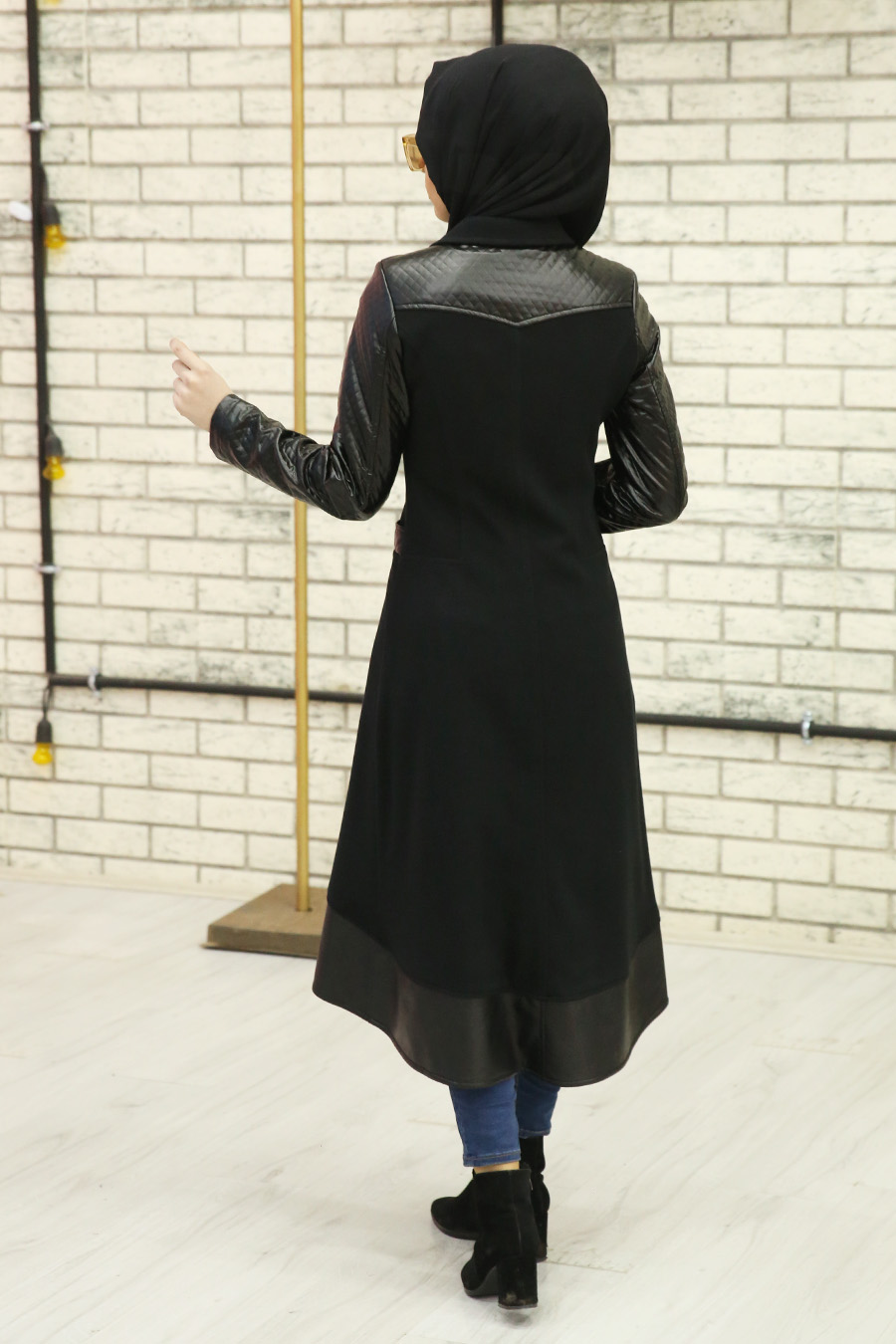 BLACK COAT 