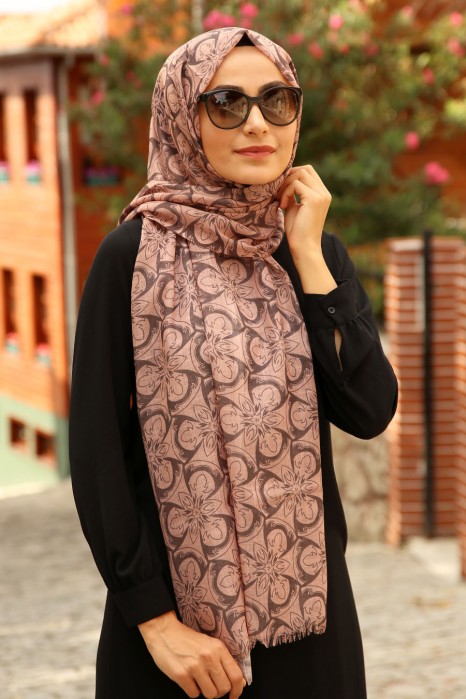 PATTERNED SHAWL