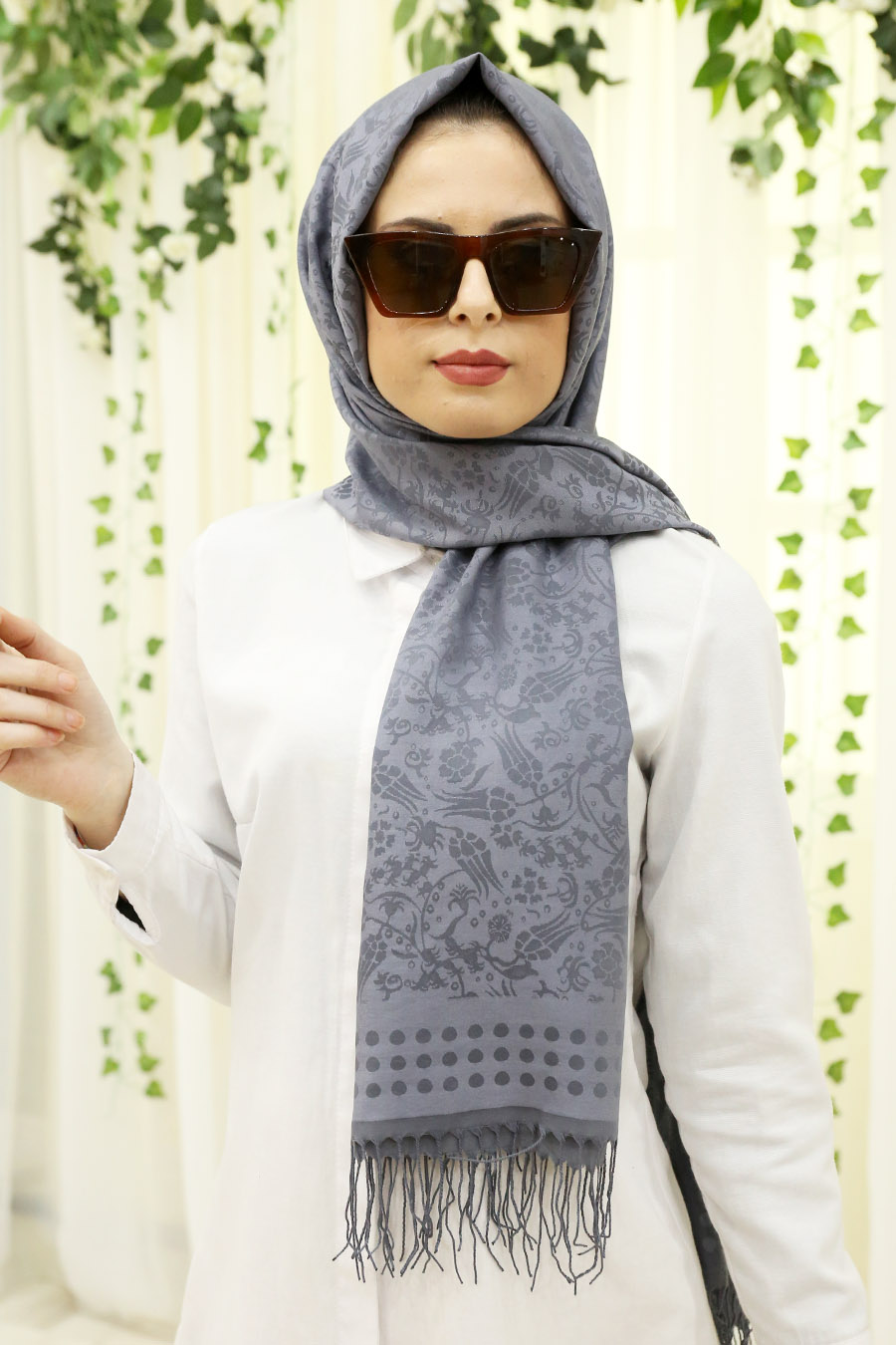 PATTERNED SHAWL