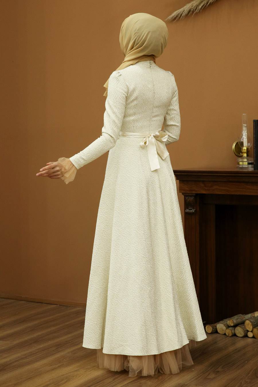 CREAM COLOR EVENING DRESS