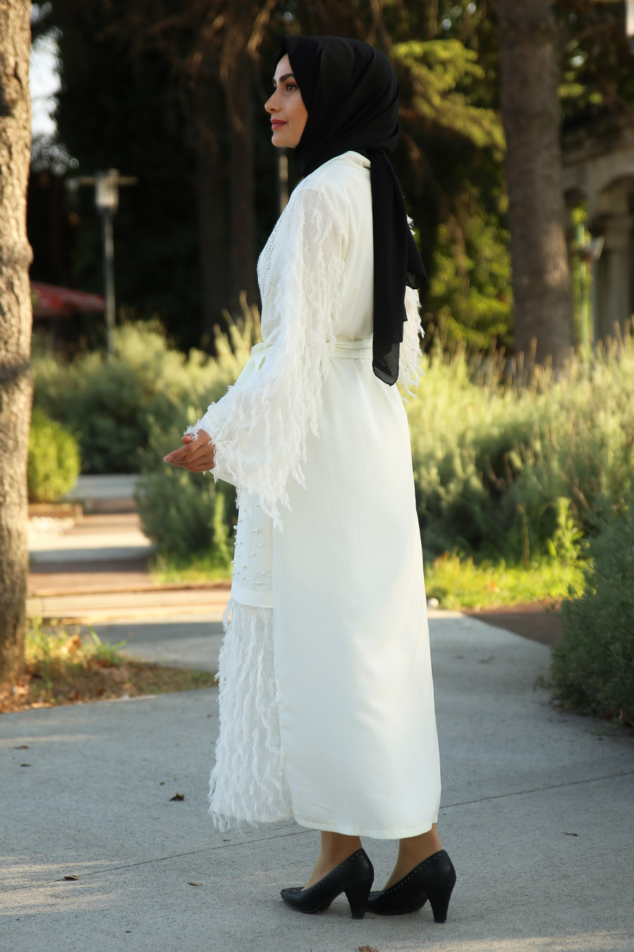 PEARL DETAILED ECRU ABAYA