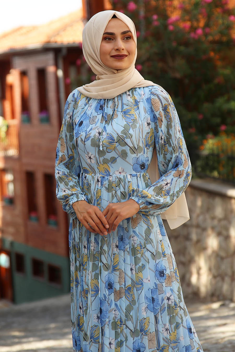 FLOWER PATTERNED BLUE DRESS