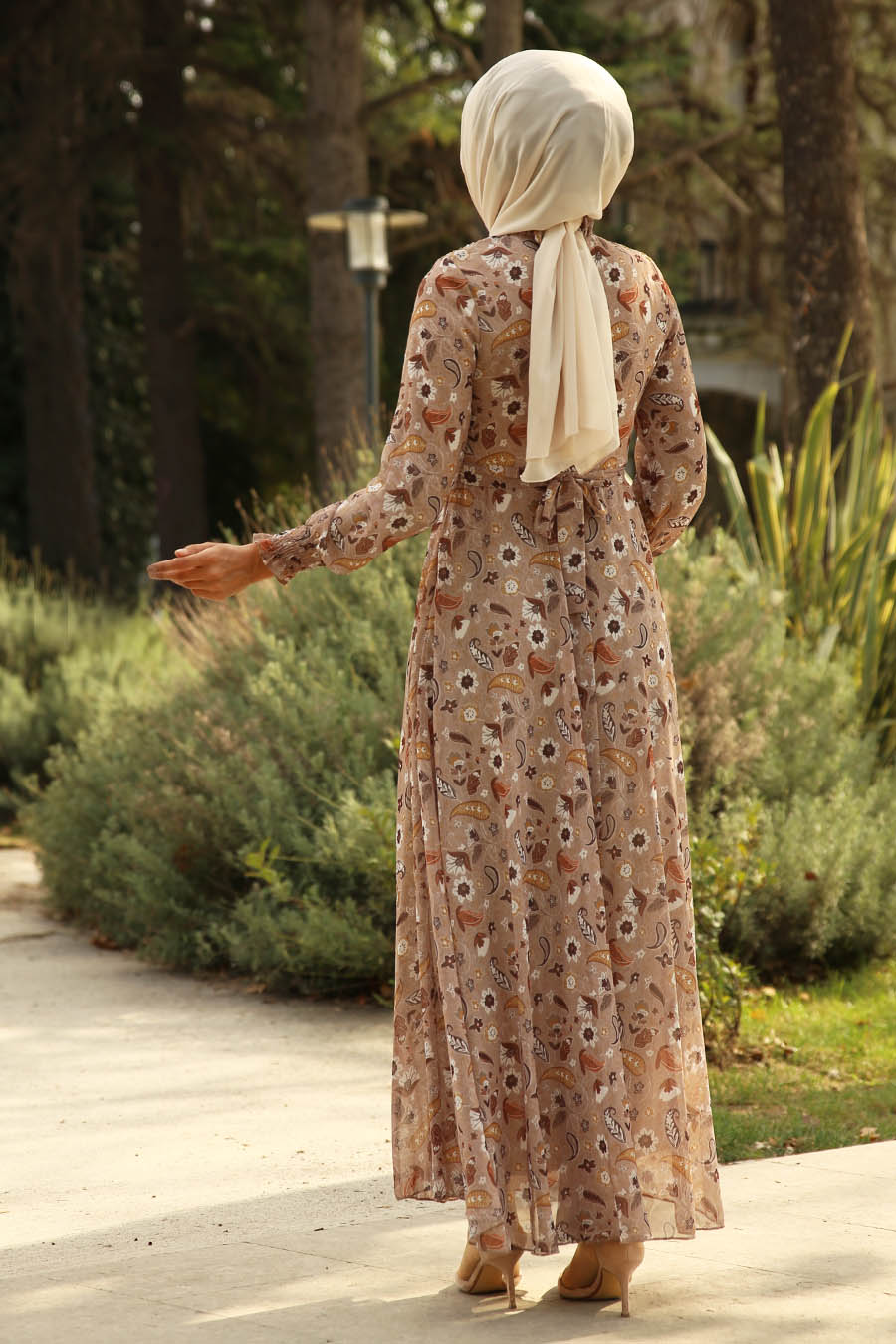 PATTERNED CREAM COLOR DRESS