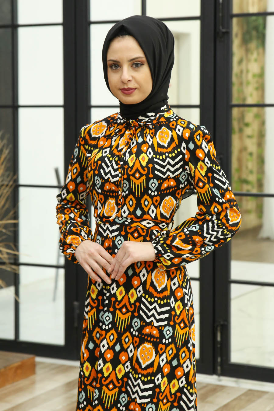 PATTERNED ORANGE DRESS 