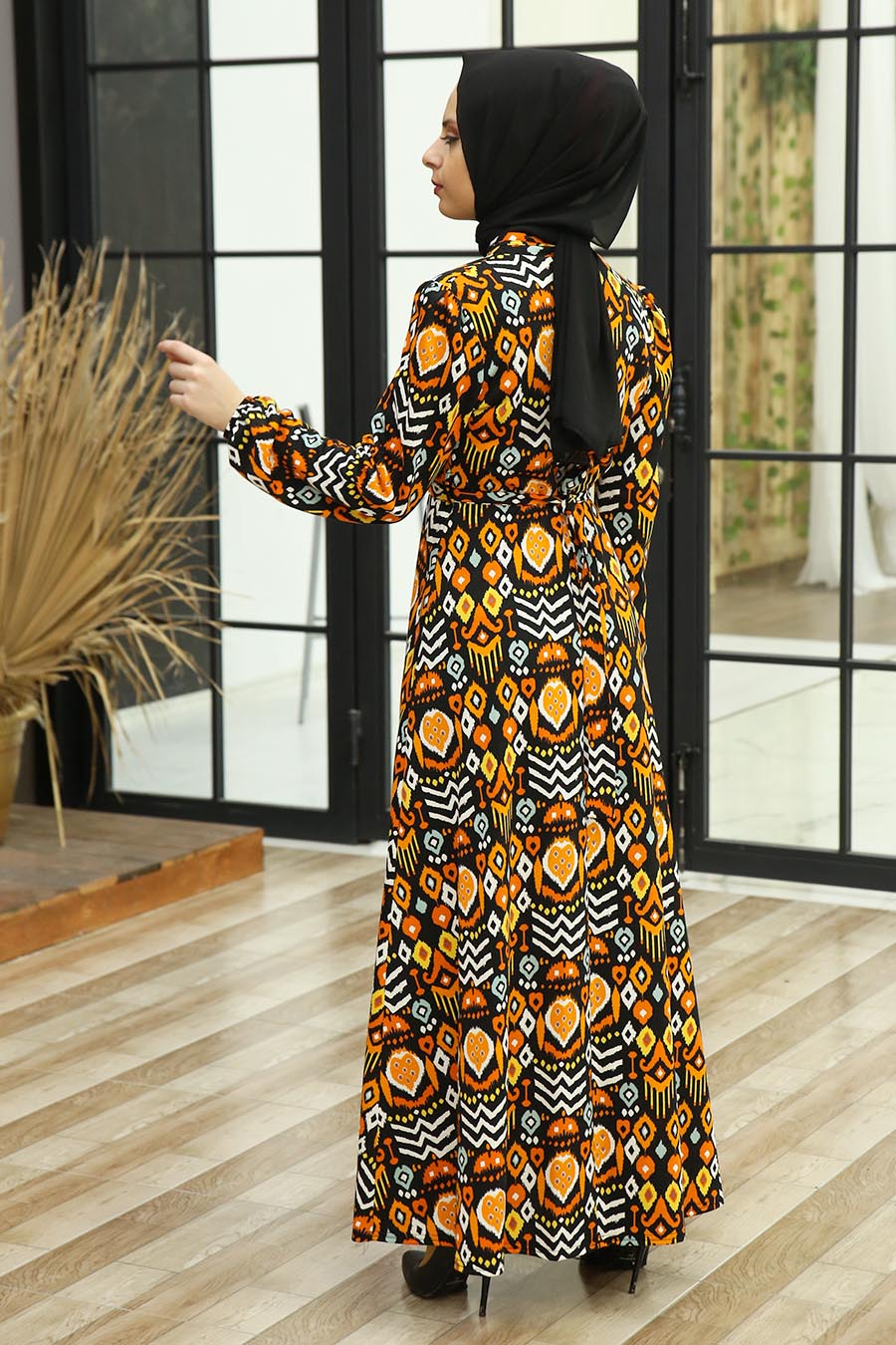 PATTERNED ORANGE DRESS 