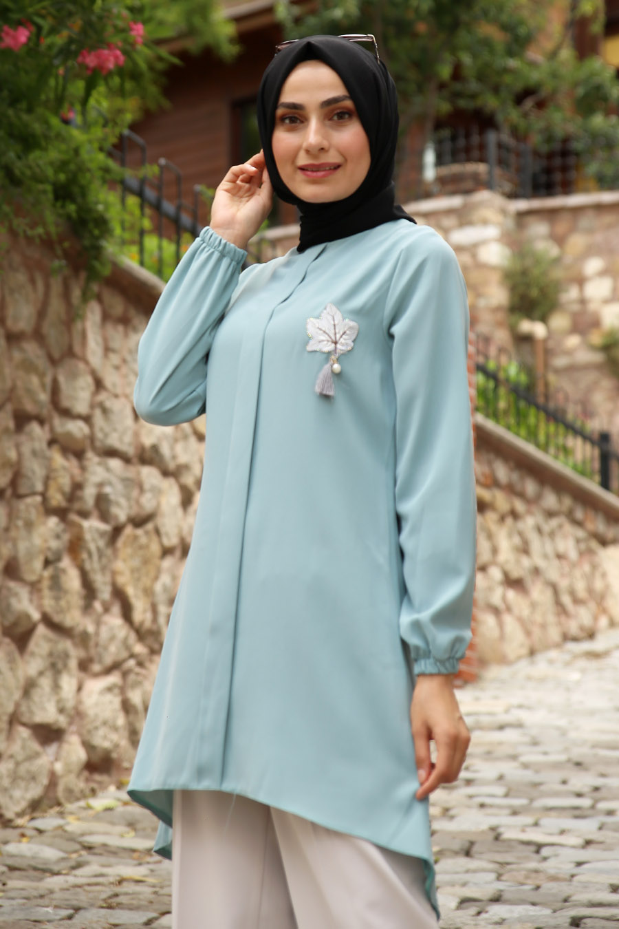 MINT TUNIC AND ECRU PANT SUIT 