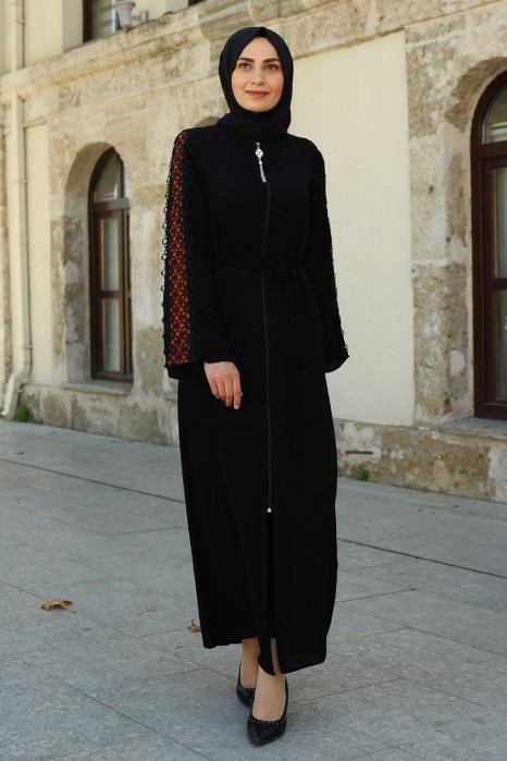 ZIPPERED BLACK ABAYA 