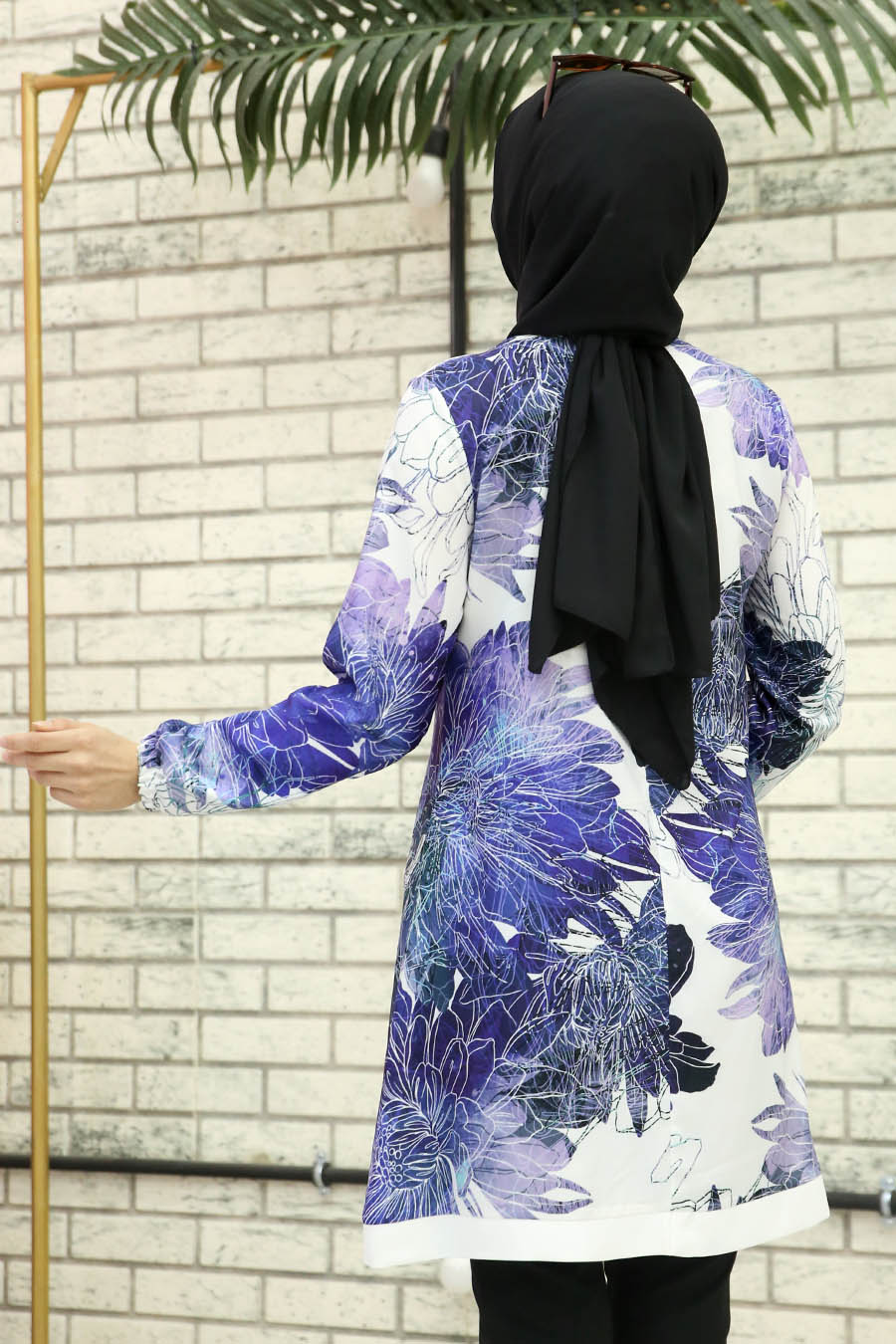 FLOWER PATTERNED BLUE TUNIC  FLOWER PATTERNED BLUE TUNIC
