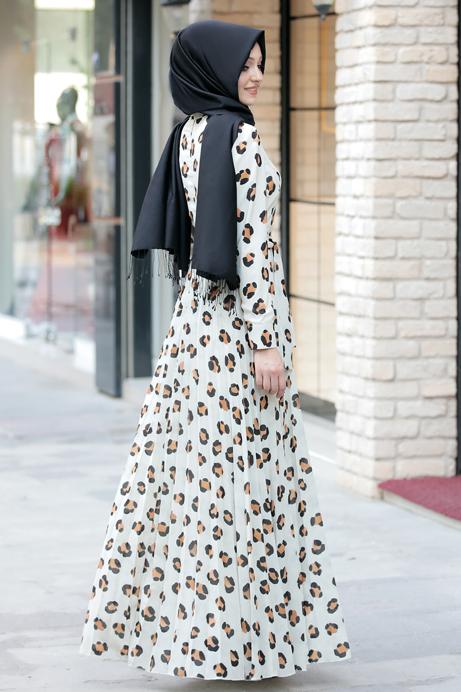 PATTERNED ECRU DRESS 