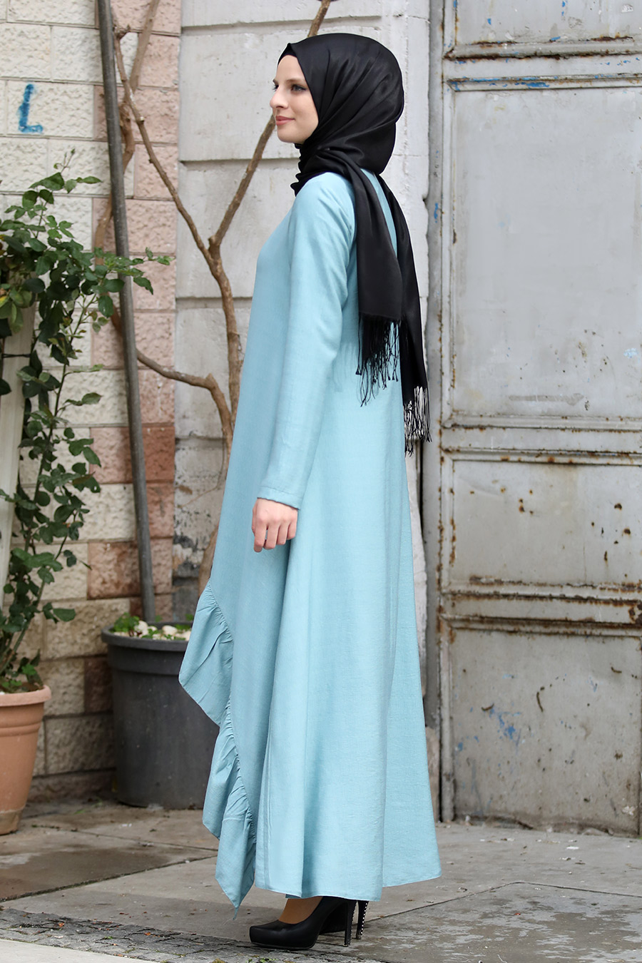 GREEN TUNIC AND ECRU PANT SUIT