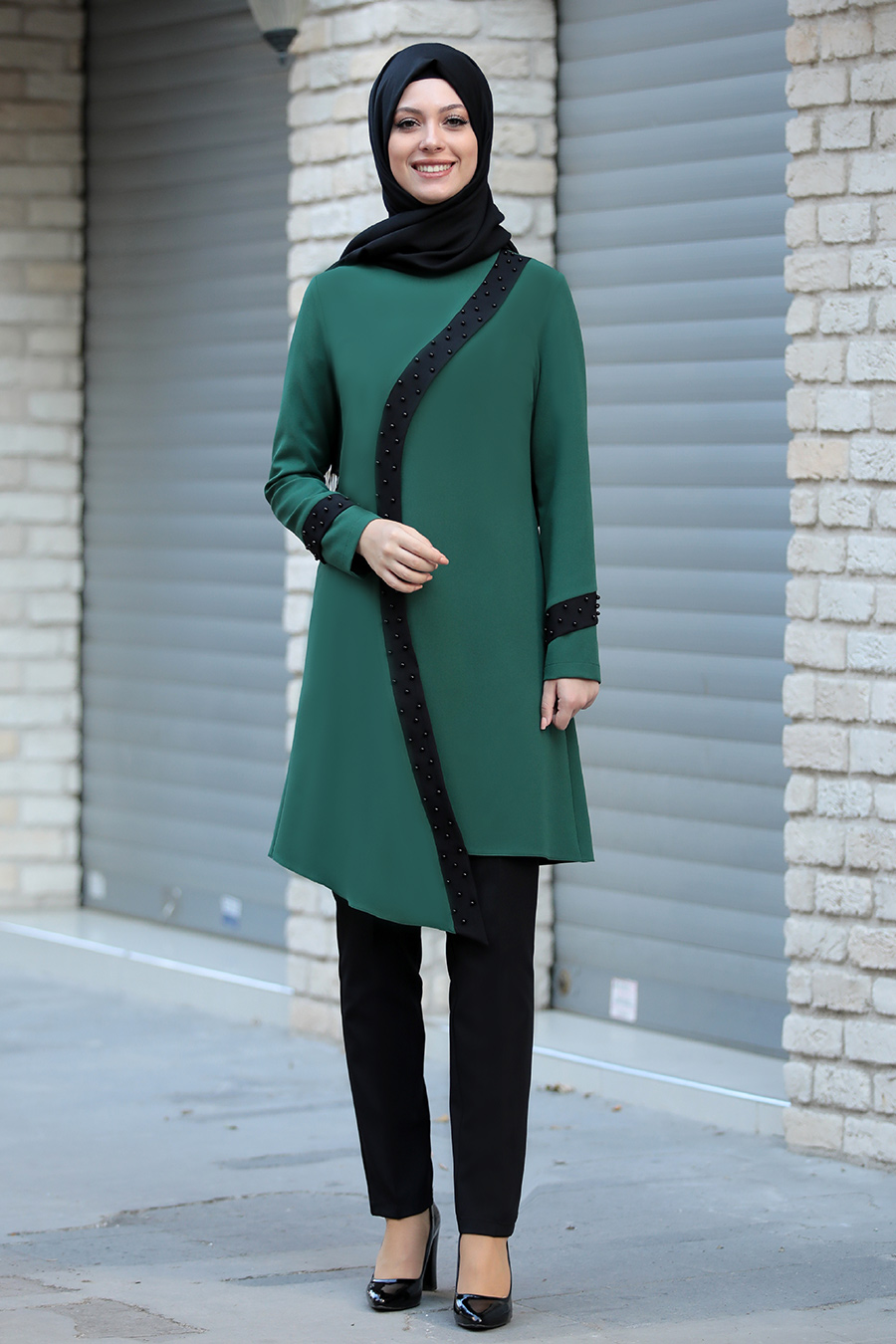 GREEN TUNIC AND BLACK PANT SUIT