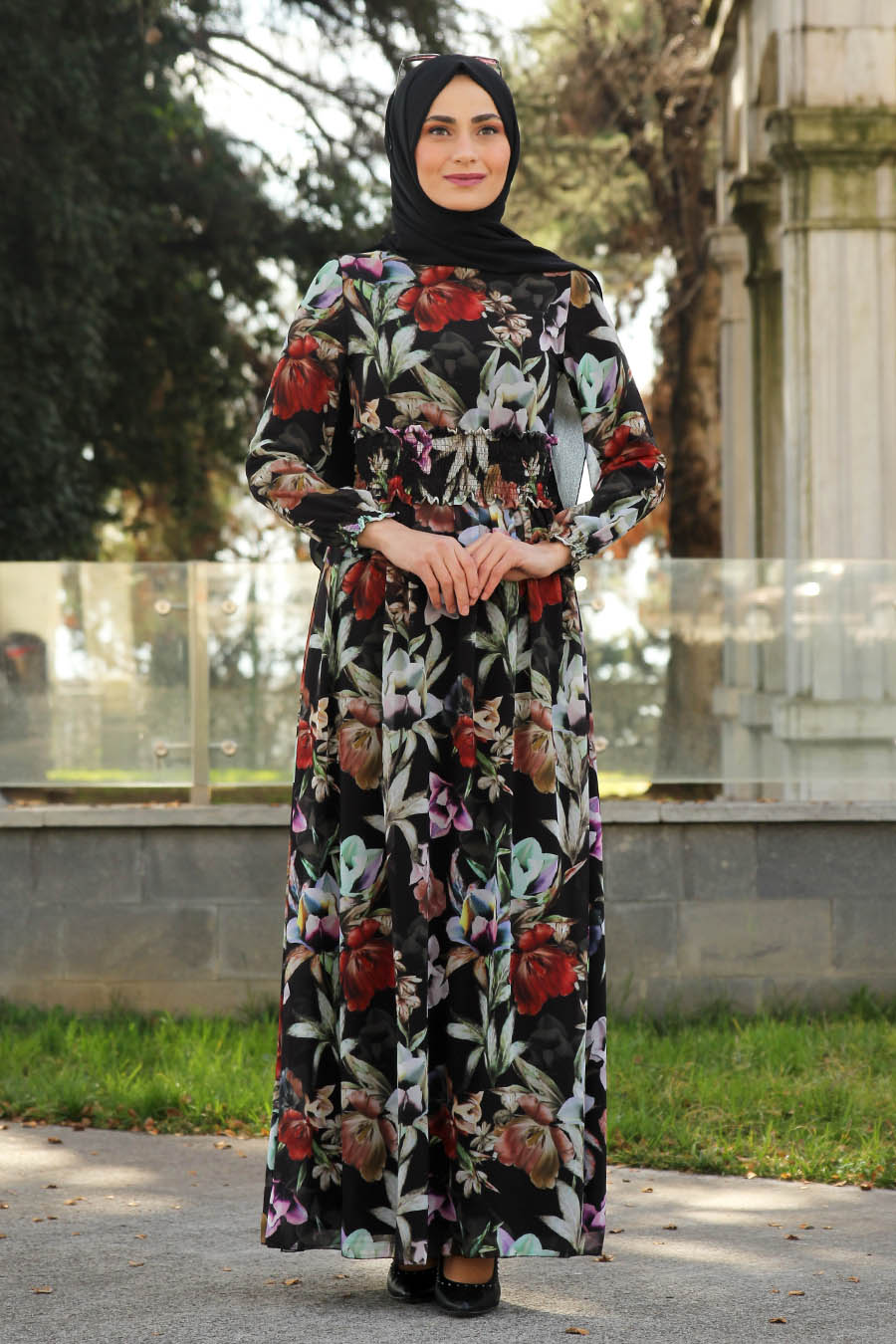 FLOWER PATTERNED BLACK DRESS