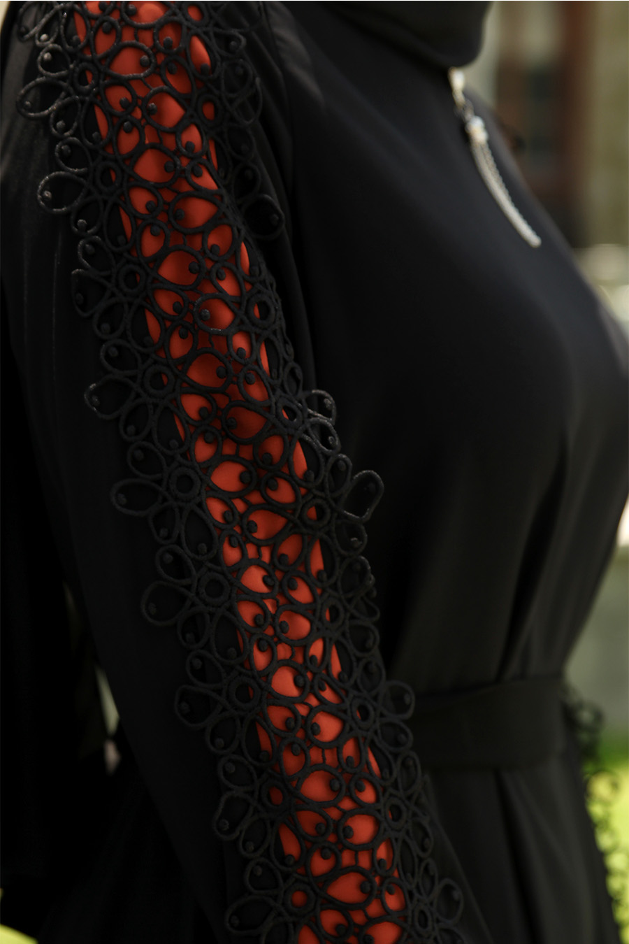 BRICK COLOR DETAILED ABAYA 