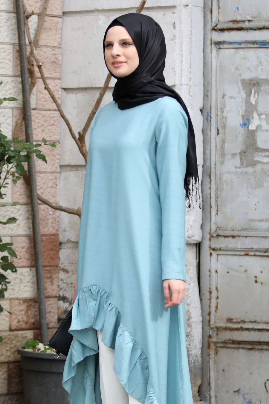 GREEN TUNIC AND ECRU PANT SUIT