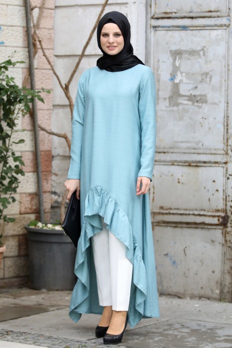 GREEN TUNIC AND ECRU PANT SUIT