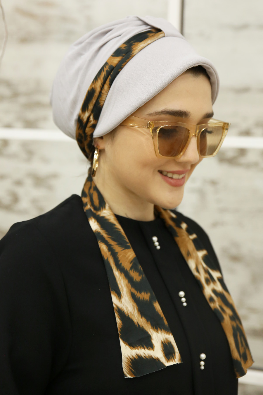 GREY SHAWL 