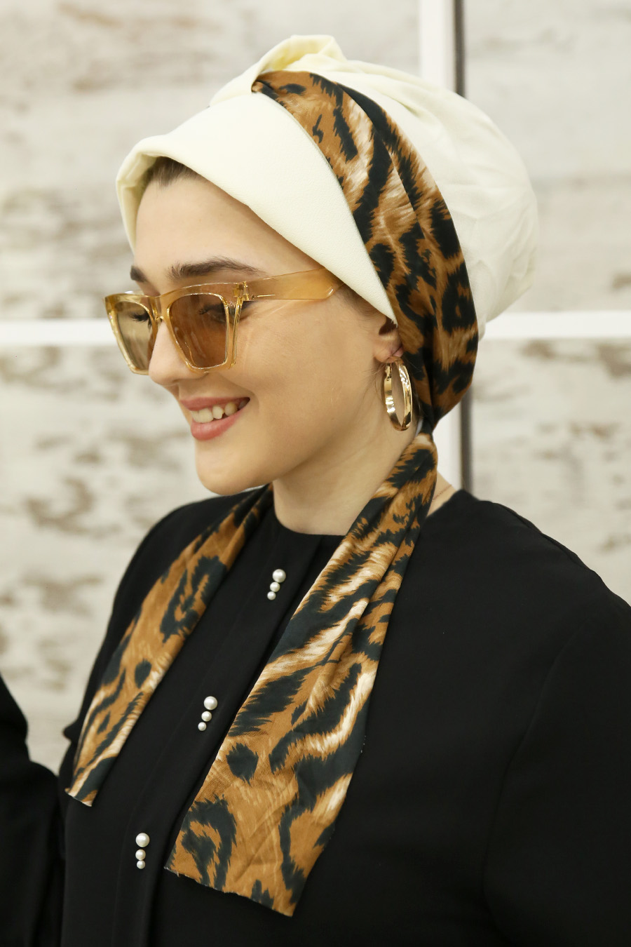 CREAM COLOR SHAWL